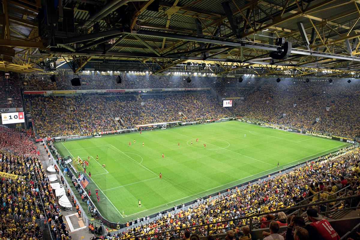 Vrhunsko osvetljenje stadiona SIGNAL IDUNA PARK u Dortmundu / foto: THORN