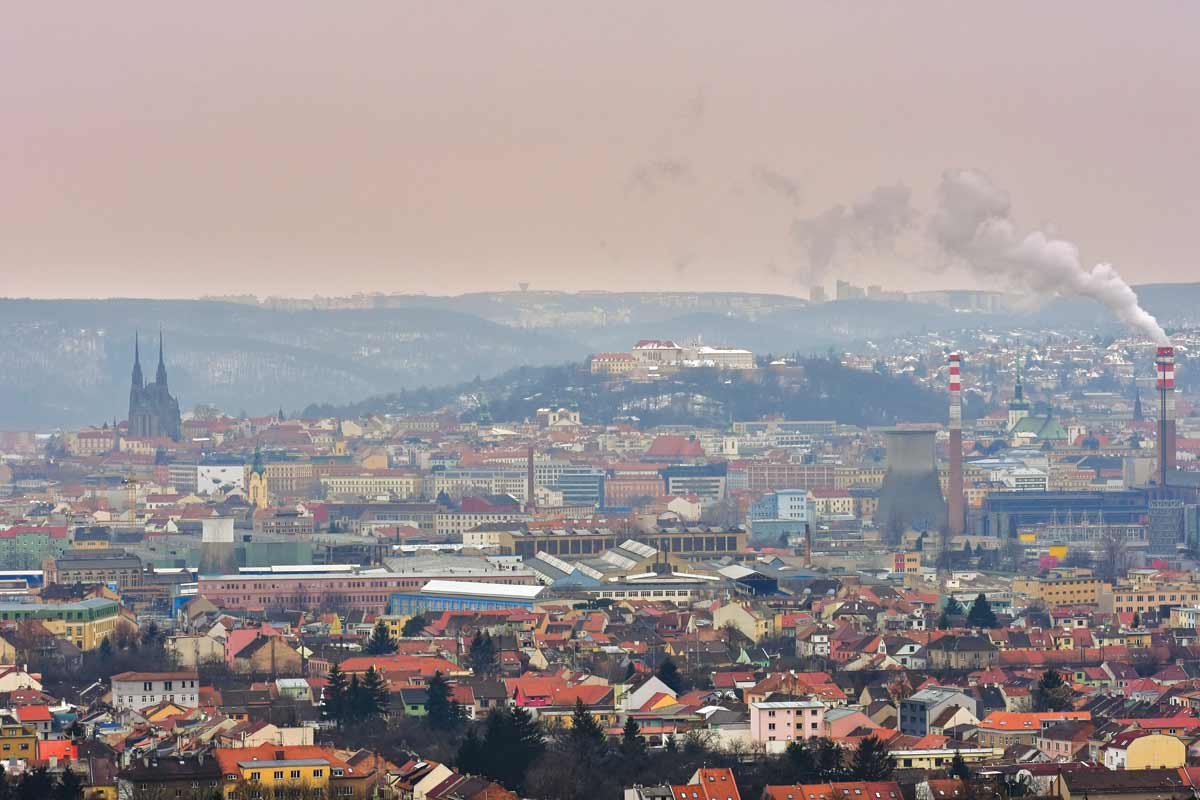 Vazdušni prikaz grada, urbane sredine / foto: freepik.com