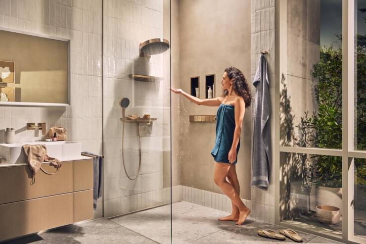 Tuš kabina u enterijeru kupatila, oprema za kupatilo / foto: Hansgrohe