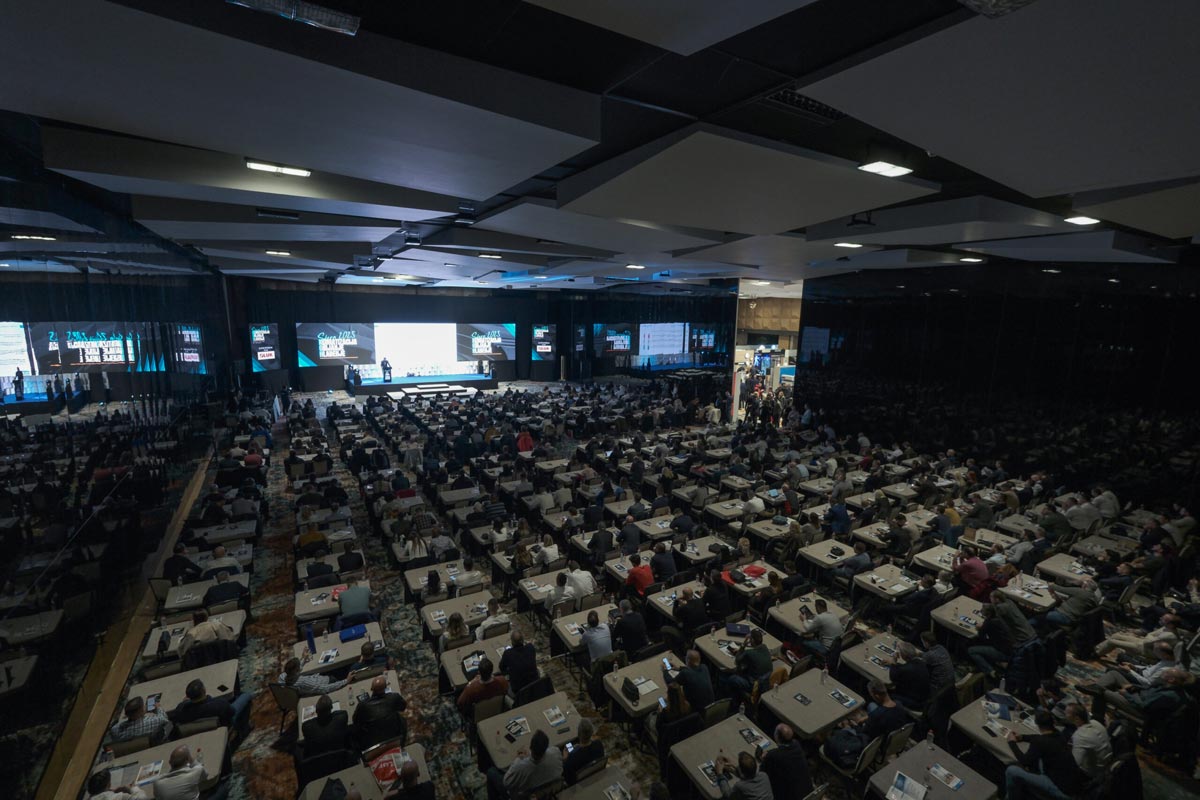 Posetioci u konferencijskoj sali na konferenciji i sajmu „Sfera 2025: Klimatizacija, grijanje i hlađenje“ / foto: Sfera